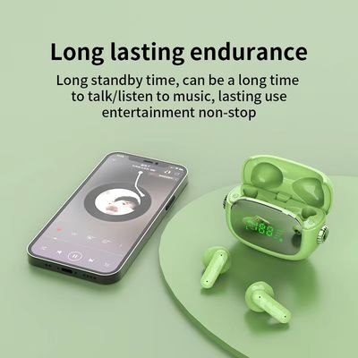 Ακουστικά αθλητικού Bluetooth ODM cOem με τον καθρέφτη ψηφιακής επίδειξης των οδηγήσεων συνημμένου Macaron